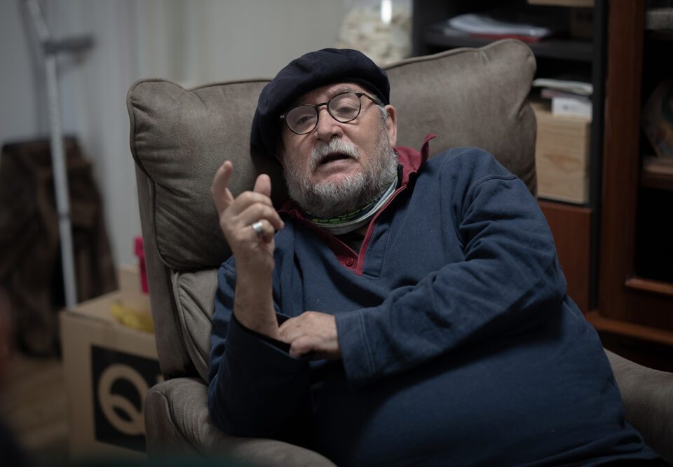 Martí Boada fent una entrevista